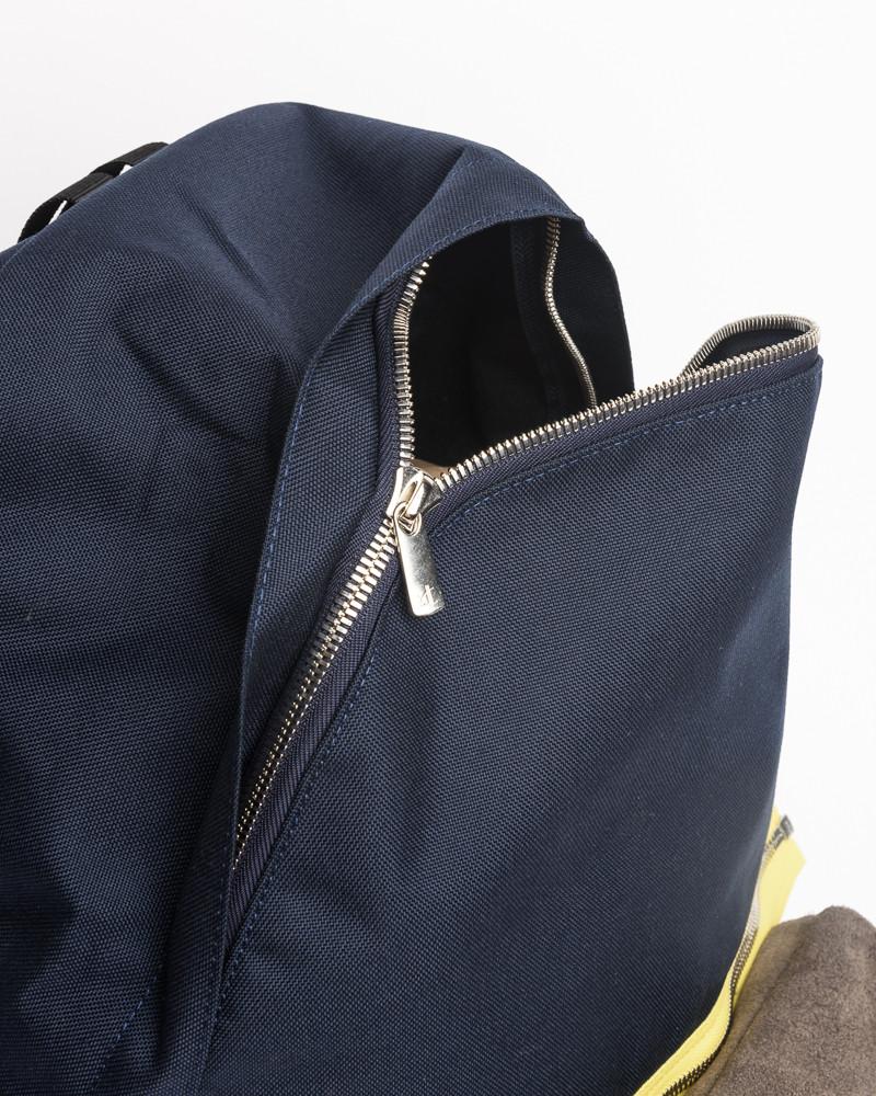 Backpack in Navy – minimal-theme-fashion
